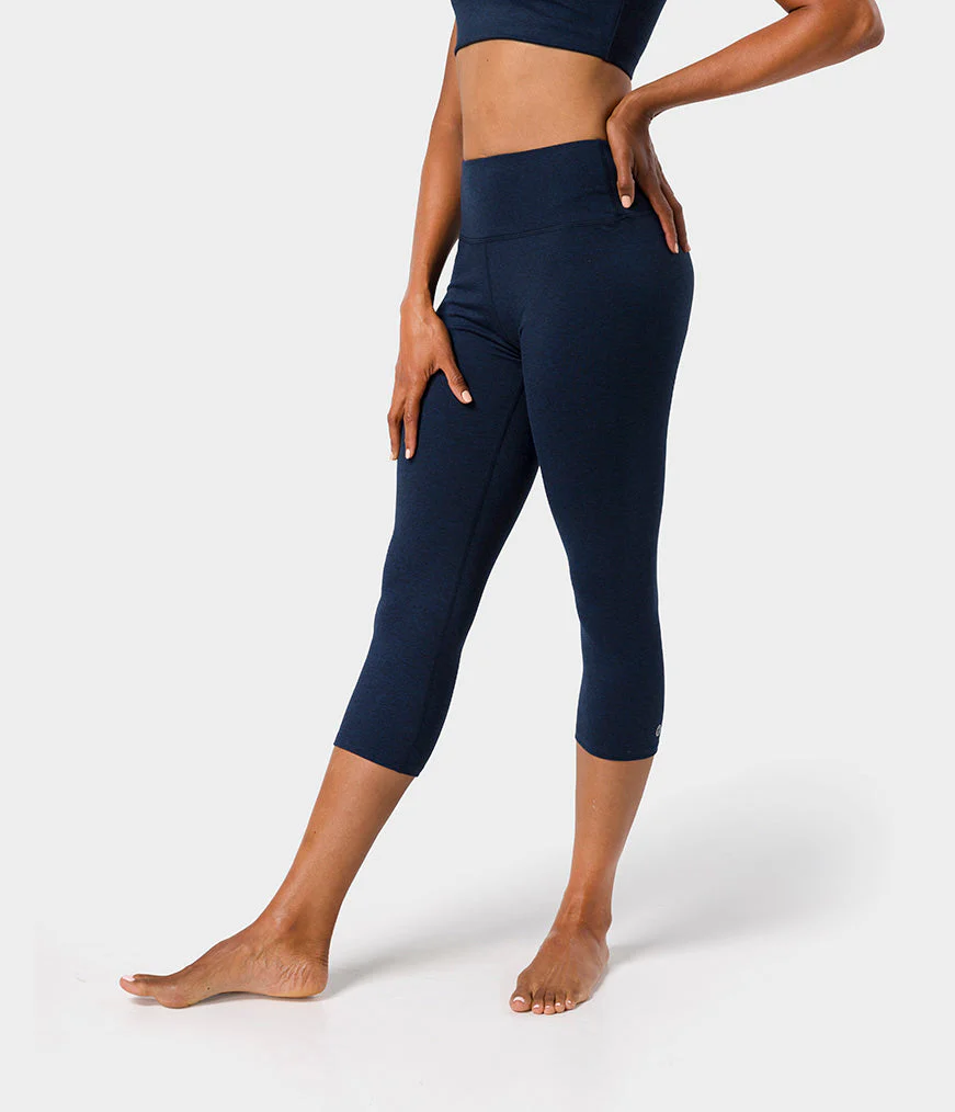 W Dhara Capri Legging - Image 17