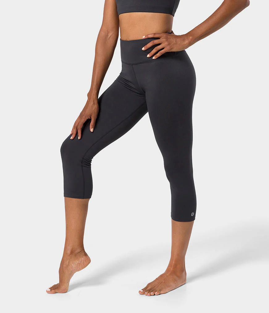 W Dhara Capri Legging - Image 19